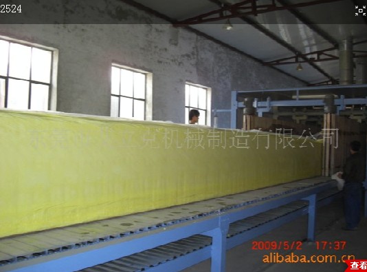 Continuously automatic sponge foaming production line