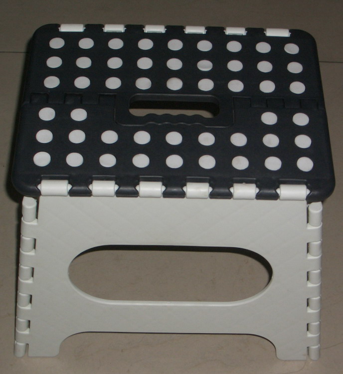 Folding foot stool