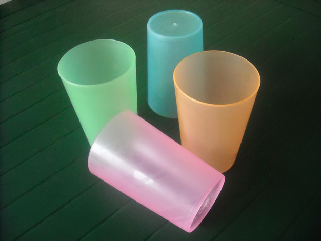 plastic cup 2 dl in fluo