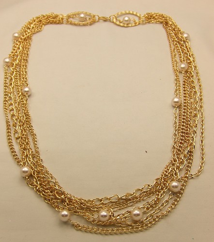 pearl and chain necklace