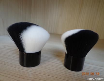 retractable kabuki brush