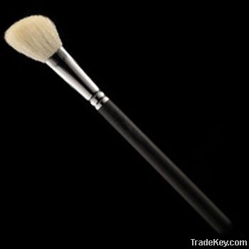 Angled blush makeup brush