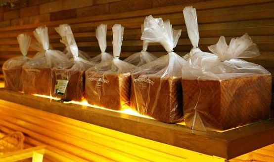 Plastic bread/toast bag