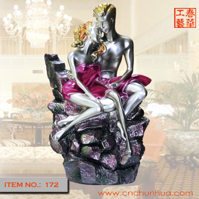 Falling in love polyresin art statue