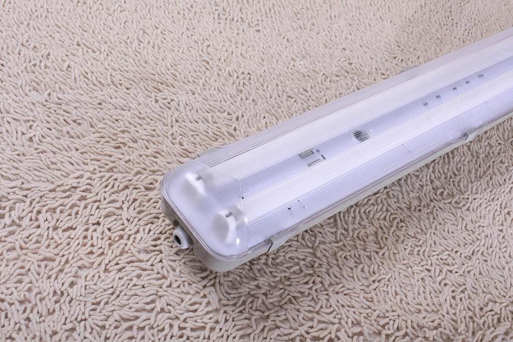 FLUORESCENT LAMP FIXTURE  HD236D