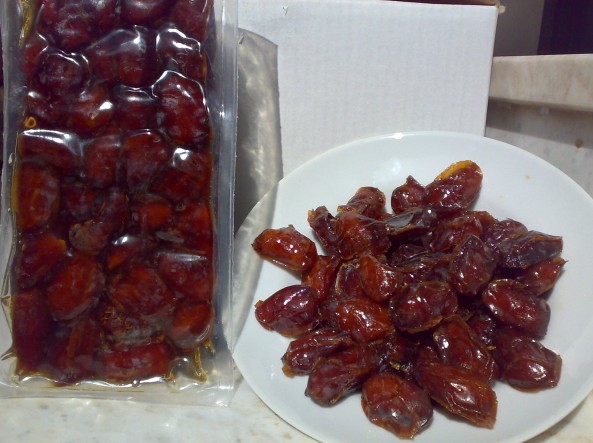 Fresh Khalas Dates