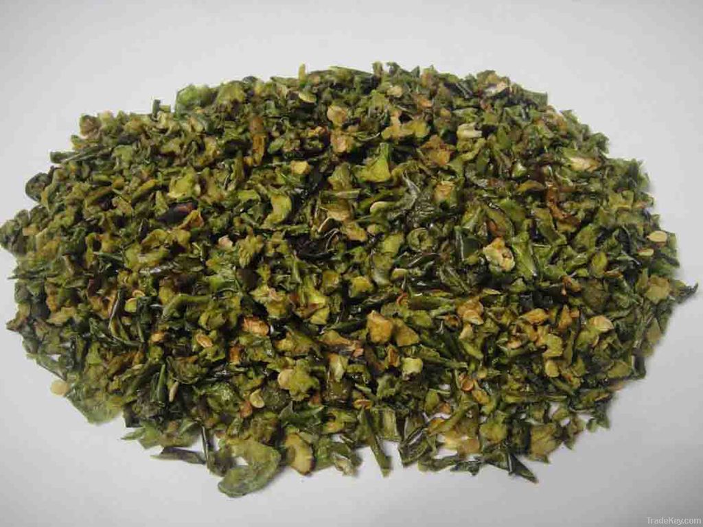 Dehytrated green bell peper granules