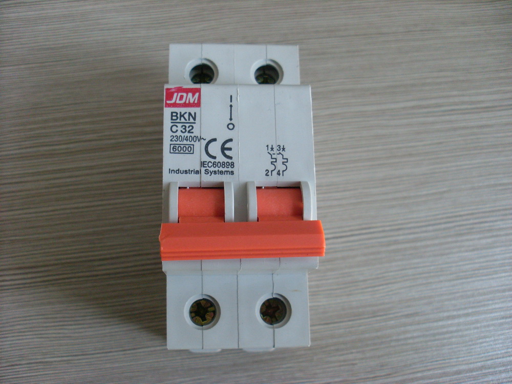 MCB(miniature circuit breaker)