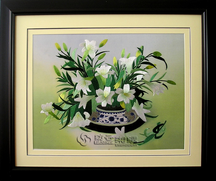 Chinese hand made Silk Embroidery: narcissus