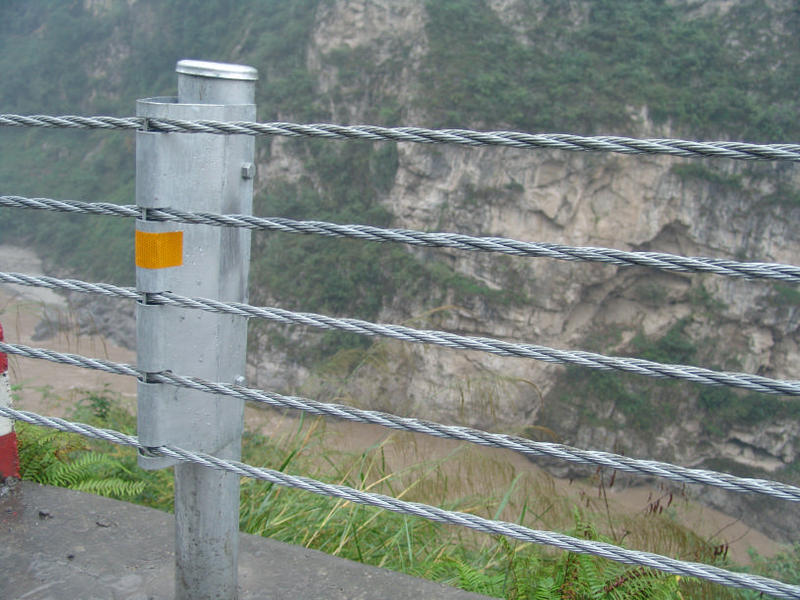 Flexible cable Highway Guardrail
