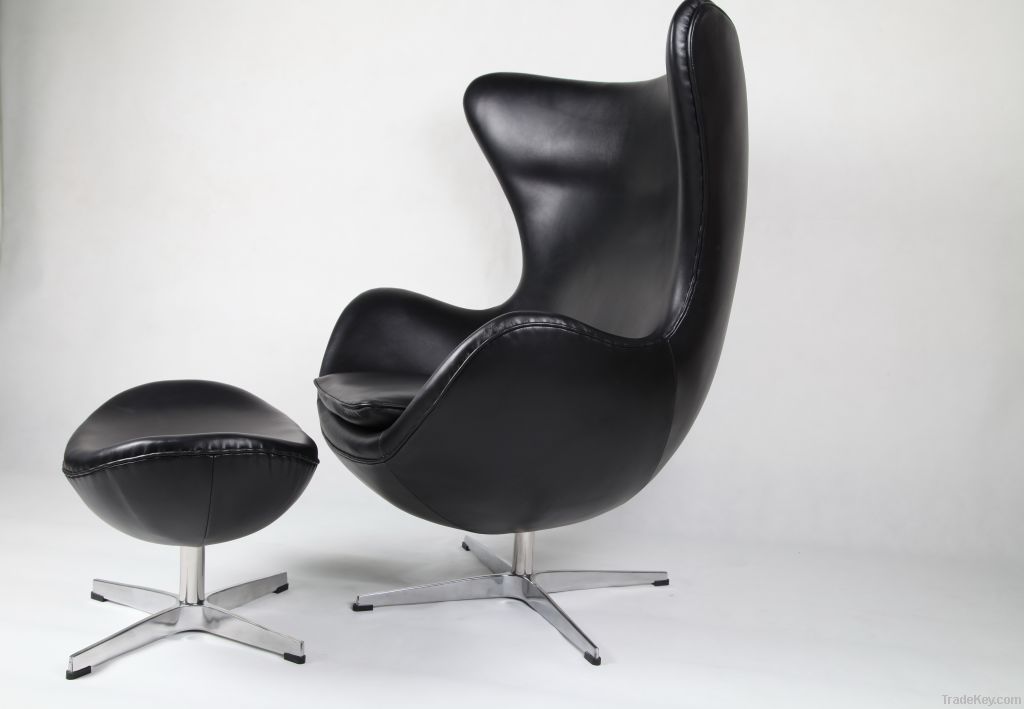 Egg chair in black genuine leather