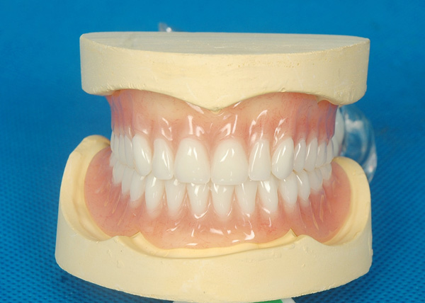 Dental acrylic denture