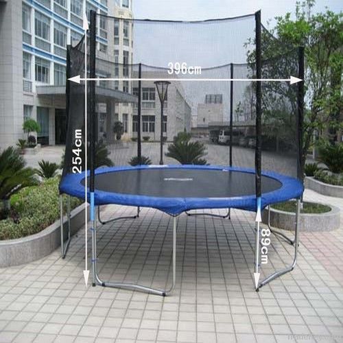 13ft big trampoline with enclosure/safety net