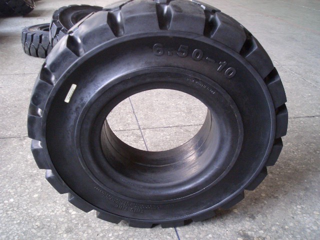 Press-on Solid forklift tires(all sizes)