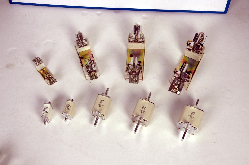 Fuse carriers/fuse body/high voltage fuses
