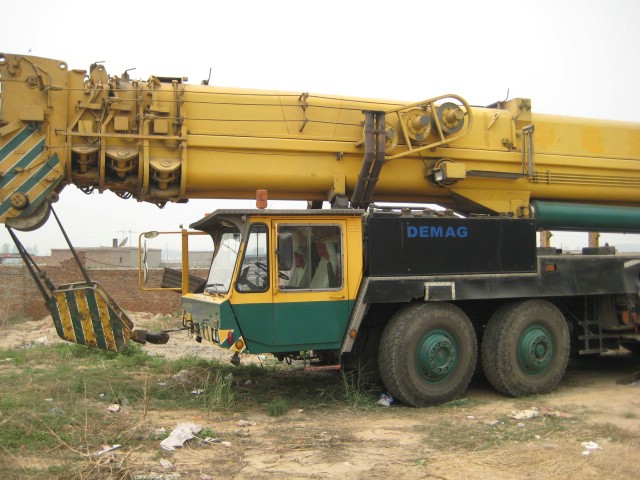 used crane , used demag 300crane , demag used crane