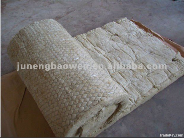 Mineral wool heat insulating construction blanket with wire mesh