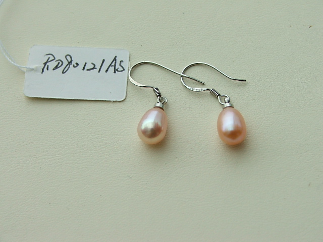 Pearl  earring