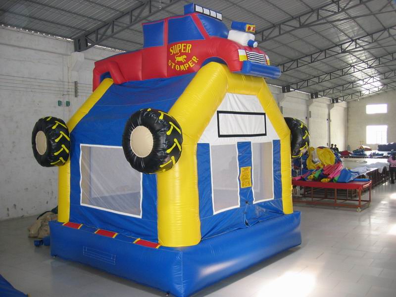 inflatable jumping house