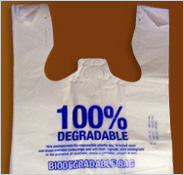 Oxo-degradable and fully bio-degradable packing film and bag