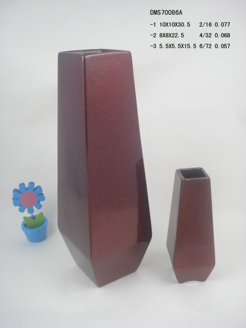 Ceramic flower vase