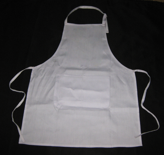 White full apron with two pockets