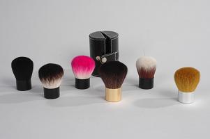 kabuki brush