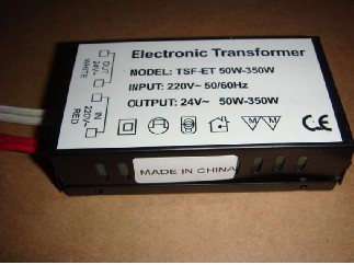 Electronic transformer for halogen lamp