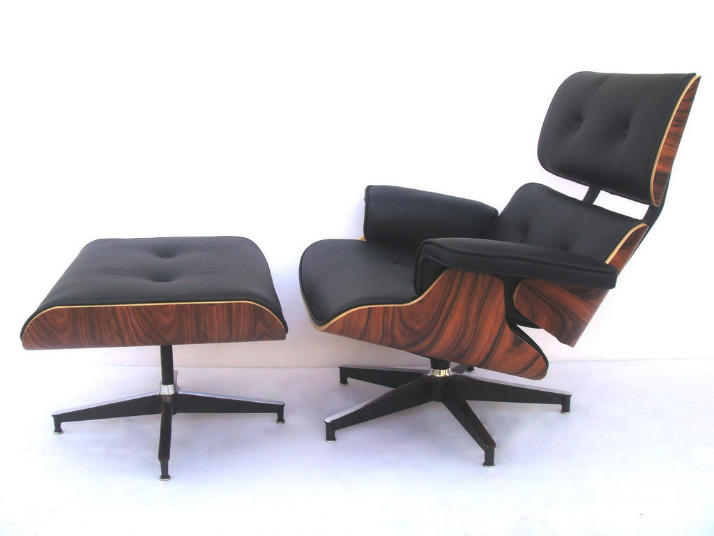 Charles Eames Lounge Chair in Italian leather or aniline leather