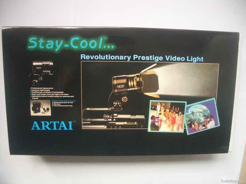 AR100K VIDEO LIGHT