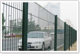 Highway fence