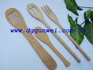 wooden and kitchenware