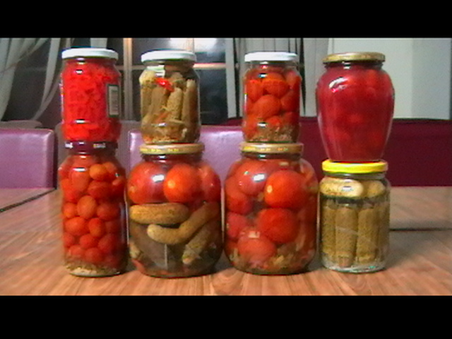 tomato and cherry tomato in jars