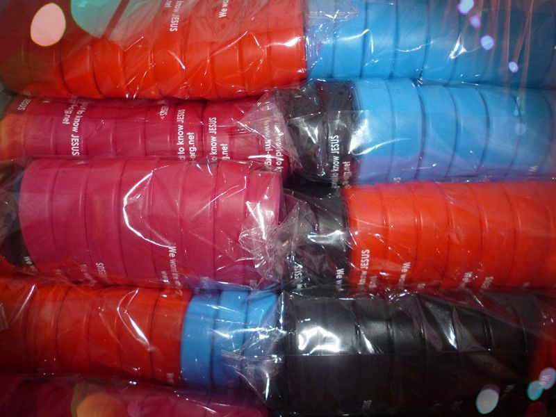 china good quality and low price silicone wristbands manufacturer
