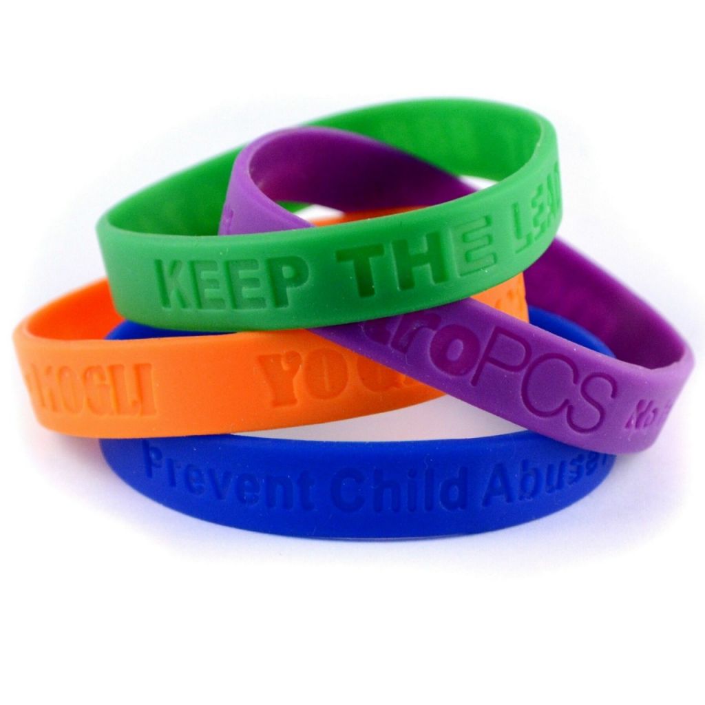 Silicone custom rubber wirst bands with debossed logo