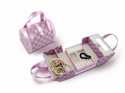 pink leather jewelry box