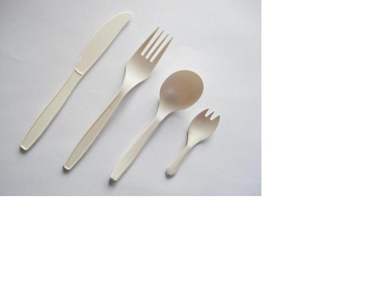 biodegradable cutlery made of cornstarch