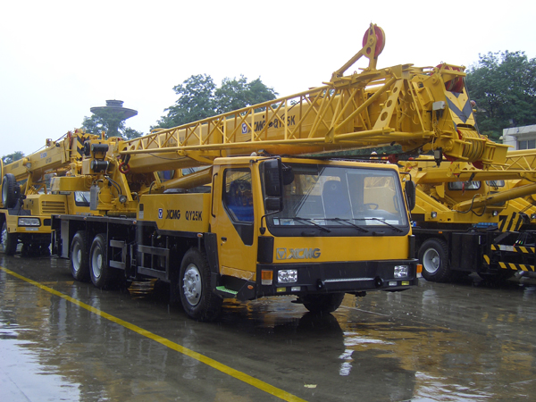 XCMG QY25K truck crane