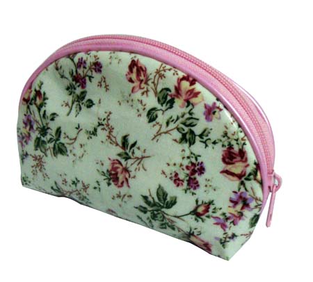 Cosmetic bag