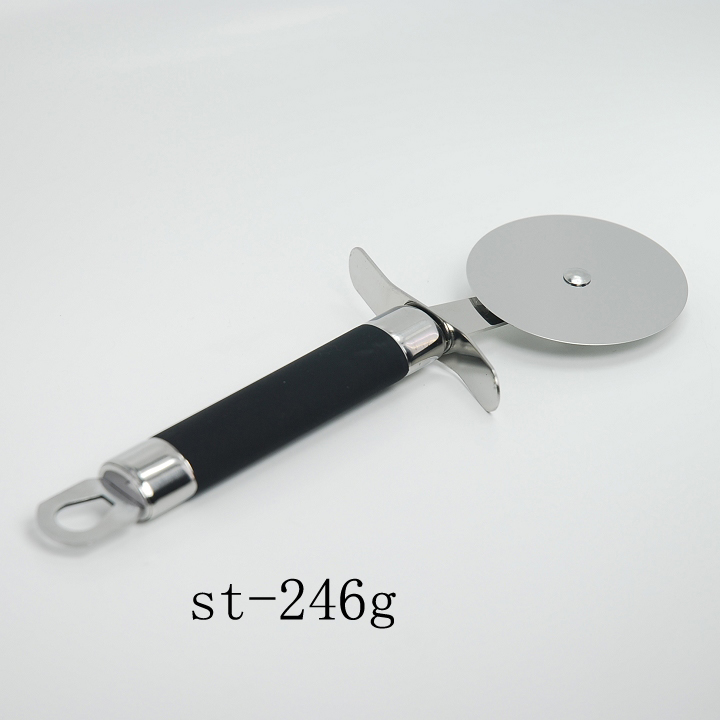 pizza cutter