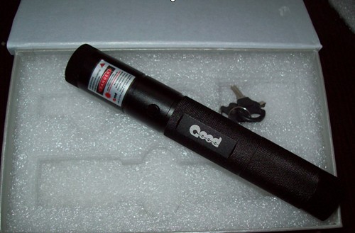 Focus Green laser pointer