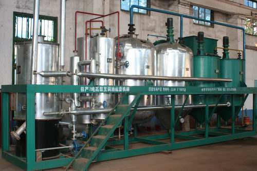 Small scale set of equipment for making salad oil