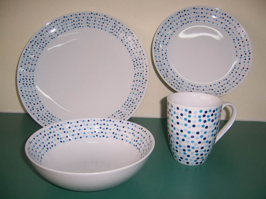 Ceramic dinnerware