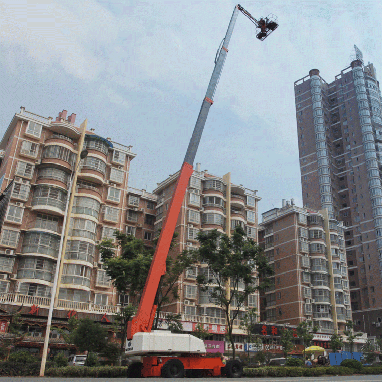 self-propelled telescopic booms lift