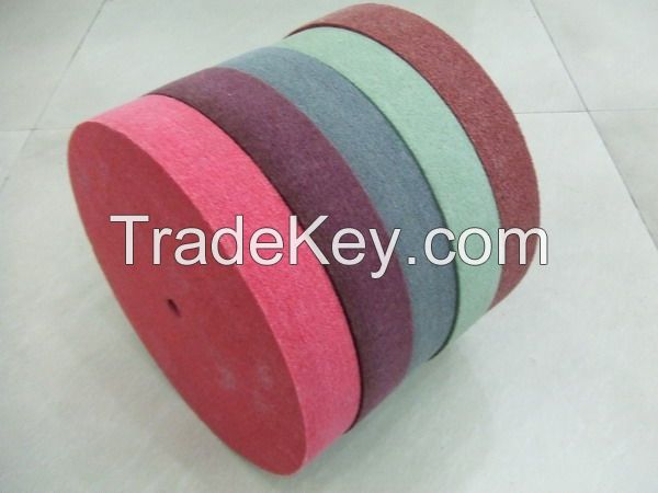 Non-woven unitized wheel