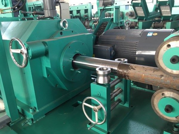 centerless lathe/steel tube peeling machine