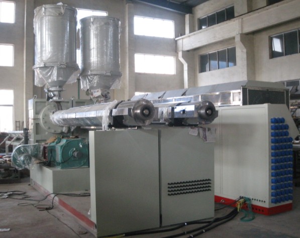 PVC /PE pipe production line