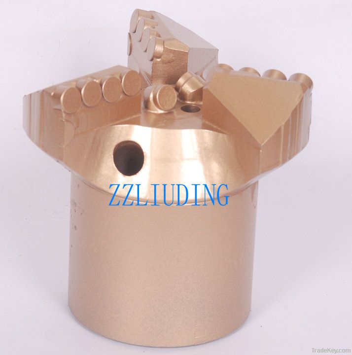 Water well drilling PDC bit