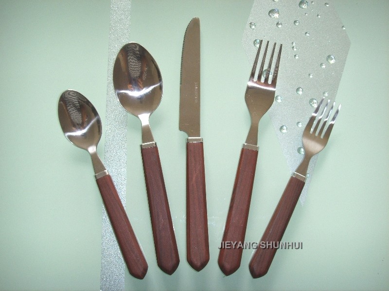 Plastic Handle Cutlery In Wood Pattern