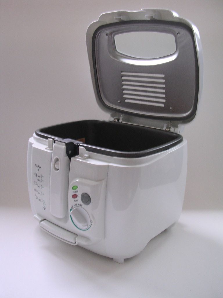 2.5L Deep fryer with Timer, Detachable pot available, CE, GS and RoHS